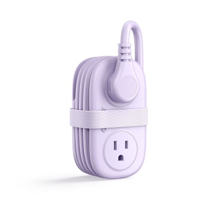 Travel power strip with multiple outlets and USB